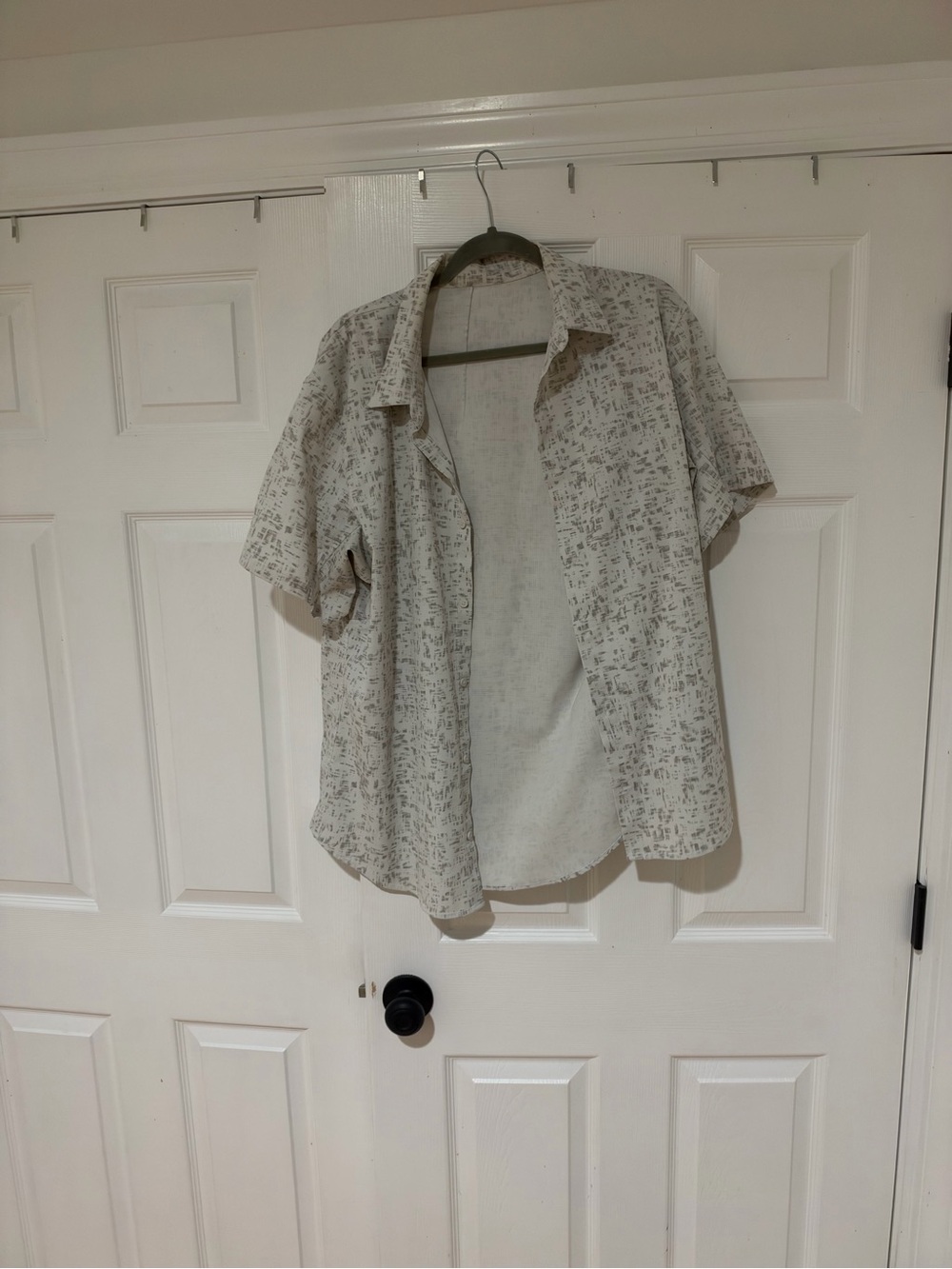 lululemon athletica Light Beige Printed Short Sleeve Button-Down Shirt